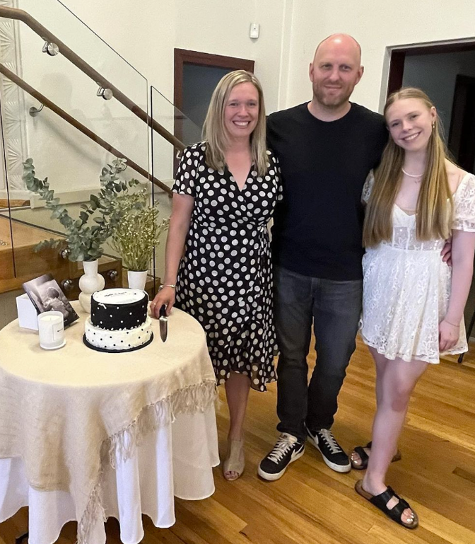 Sarah Weir's tea and cake - High Tea for a High Cause